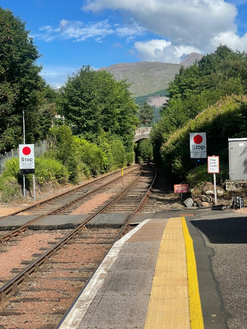 martyncodes's tweet image. And so begins … a very long journey home with @ScotRail @CalSleeper &amp;amp; @northernassist … 1632-0600 🫠
#Taynuilt to  #Accrington and #Ramsbottom @SignaloftheDay