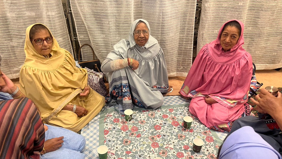 Bohras_UK's tweet photo. During #Ashara, 10 days at the start of the Islamic new year when @Dawoodi_Bohras gather to remember the plight of Imam Husain, our #Manchester community is working hard to recycle, reuse & reduce waste.
Striving to live sustainably is an important part of faith.
@ProjectRiseDB https://t.co/7lvdRorW3i