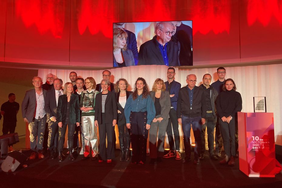 r2dtooldys's tweet photo. Parmi les beaux évènements de l'année il y a aussi eu les @VictoiresBZH . https://t.co/udjOXu5qNq
