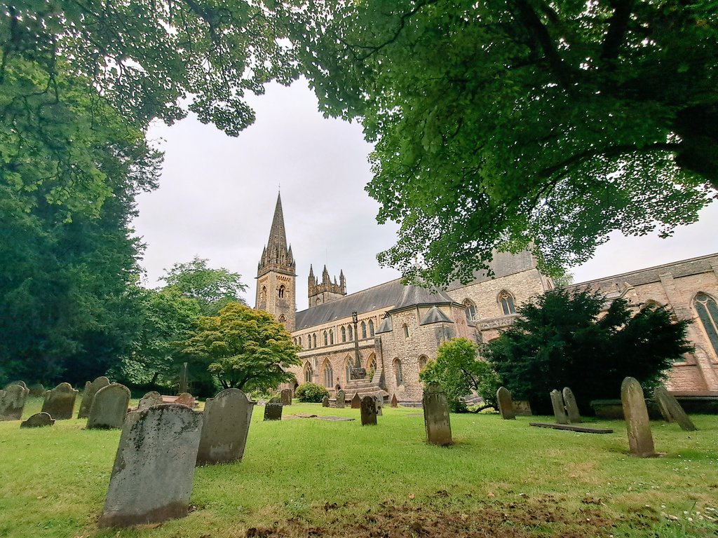 hoekzema59's tweet photo. https://t.co/vg4ZjMIaIm even afgeweken van fantastische #tafftrail in #cardiff vanwege #llandaffcathedral https://t.co/Z7WDyYaKQ8