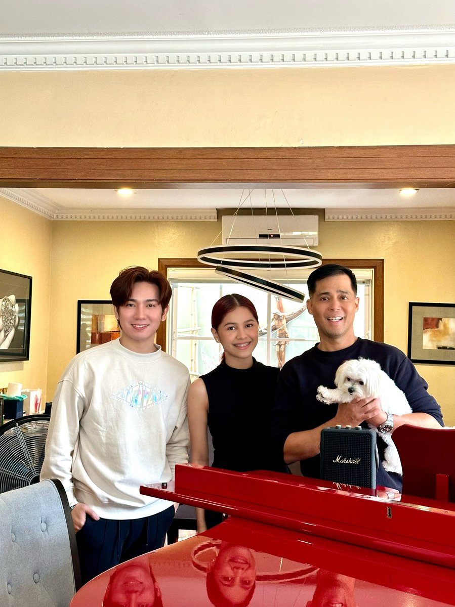 iamdingdong_A's tweet photo. I dont get to post
much on X. Pero pag may pambihirang nangyayari, talagang mapapa-post ako. Like kanina, nag piano rehearsal kami ni JMielle at sobrang na impress ako sa husay nilang dalawa. Nakaka-excite tuloy yung prod namin. Ilang araw nalang July 19 na. See you at Solaire. https://t.co/x8CauNvJkW