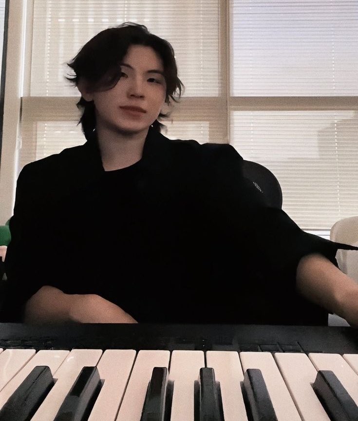 saythename_mc99's tweet image. Woozi ensinando pra IA como se escreve música uma thread de retratação história ao nosso compositor premiado 

APOLOGIZE TO WOOZI
GET YOUR FACTS RIGHT
REMOVE THE MISINFORMATION
@BBCWorld @megan_lawton 
@pledis_17
#SEVENTEEN