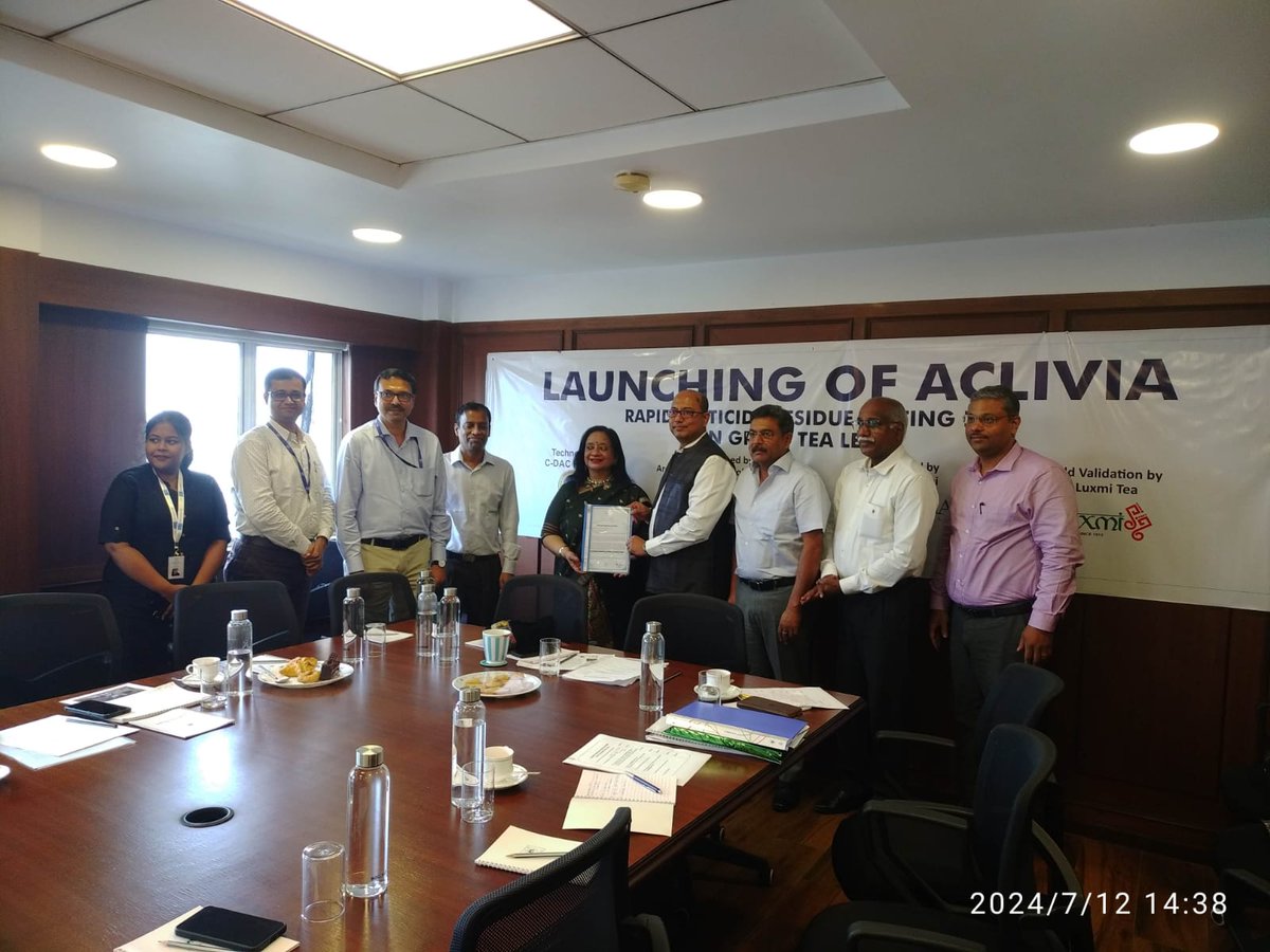 bkanrar's tweet photo. Launching of ACLIVIA, Pesticide Residue Testing kit in green tea leaf by Shri A S Bhatia, Addl. secretary, Ministry of Commerce, Govt. of India as well as Chairman Tea Board Of India   in presence of Shri S Pahari, Dy chairman Tea Board of India. https://t.co/2BKW0cGW5j