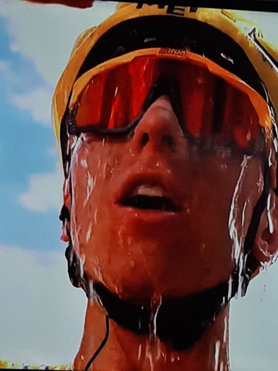 MiguelDevesa's tweet photo. Grande #TourRTVE14J https://t.co/8nhRJPBT1L