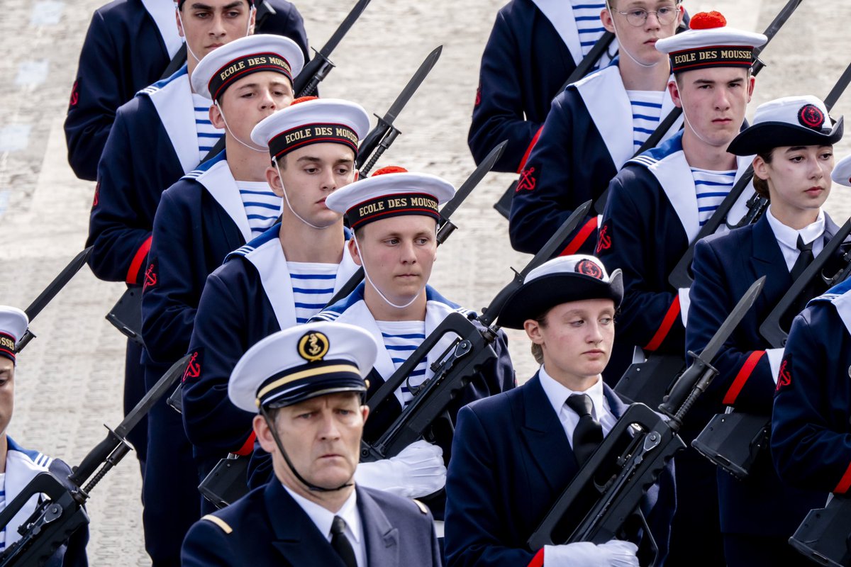 EmmanuelMacron's tweet photo. Fiertés françaises.
Merci infiniment pour votre engagement. https://t.co/p5ac2vYT9T