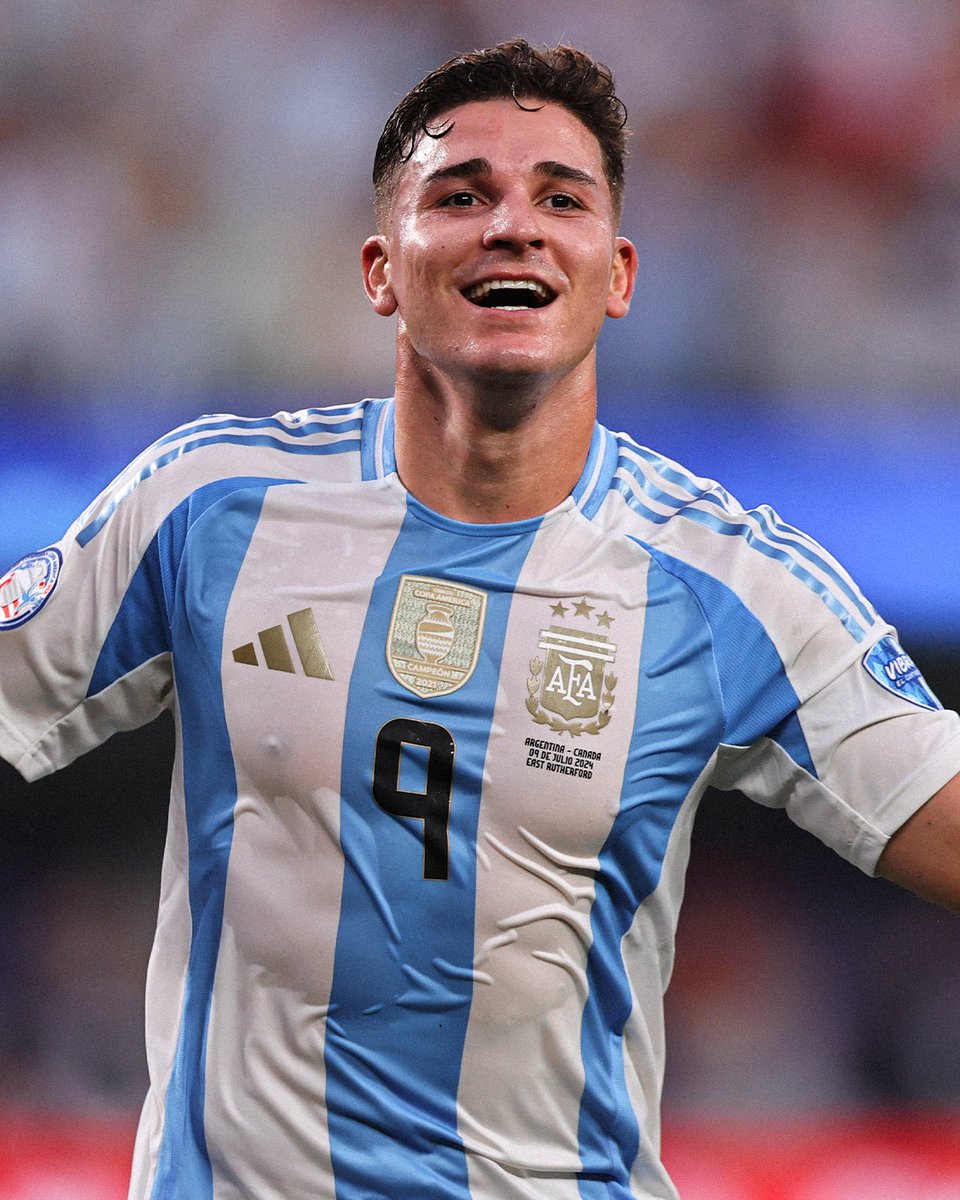 dfsport_'s tweet photo. 🚨🇦🇷 JULIÁN ÁLVAREZ SERÁ TITULAR EN LA FINAL DE LA COPA AMÉRICA ANTE COLOMBIA 

Vía @gastonedul https://t.co/OYHaSpfzIv