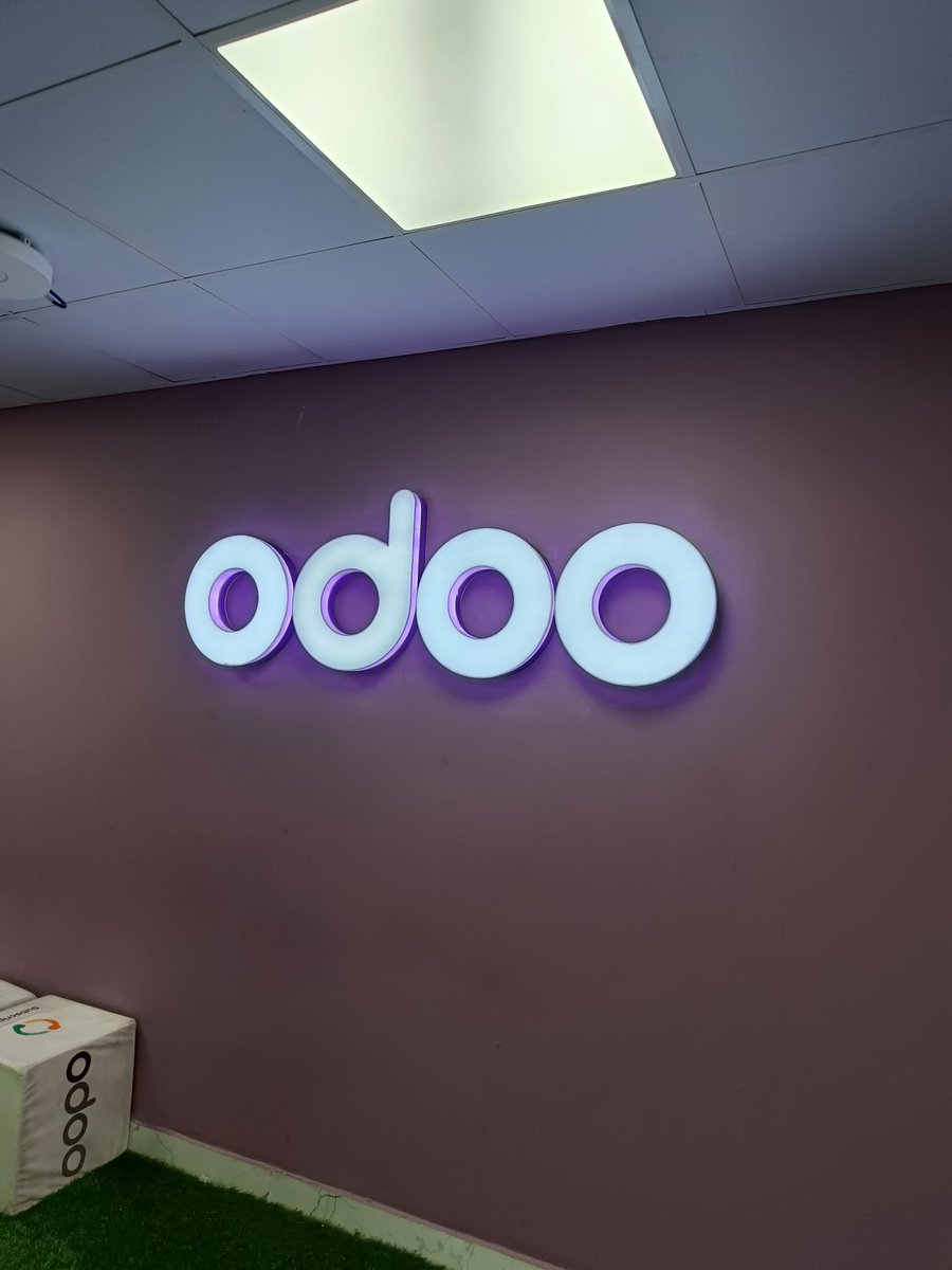 khushibansalll's tweet photo. Just wrapped up an intense 8-hour hackathon at @Odoo!  The challenge was to build a library management system, and we gave it our all. Proud of what we achieved in such a short time!
@Prem_2310  @khushishukla747 https://t.co/DJeRhydgXw