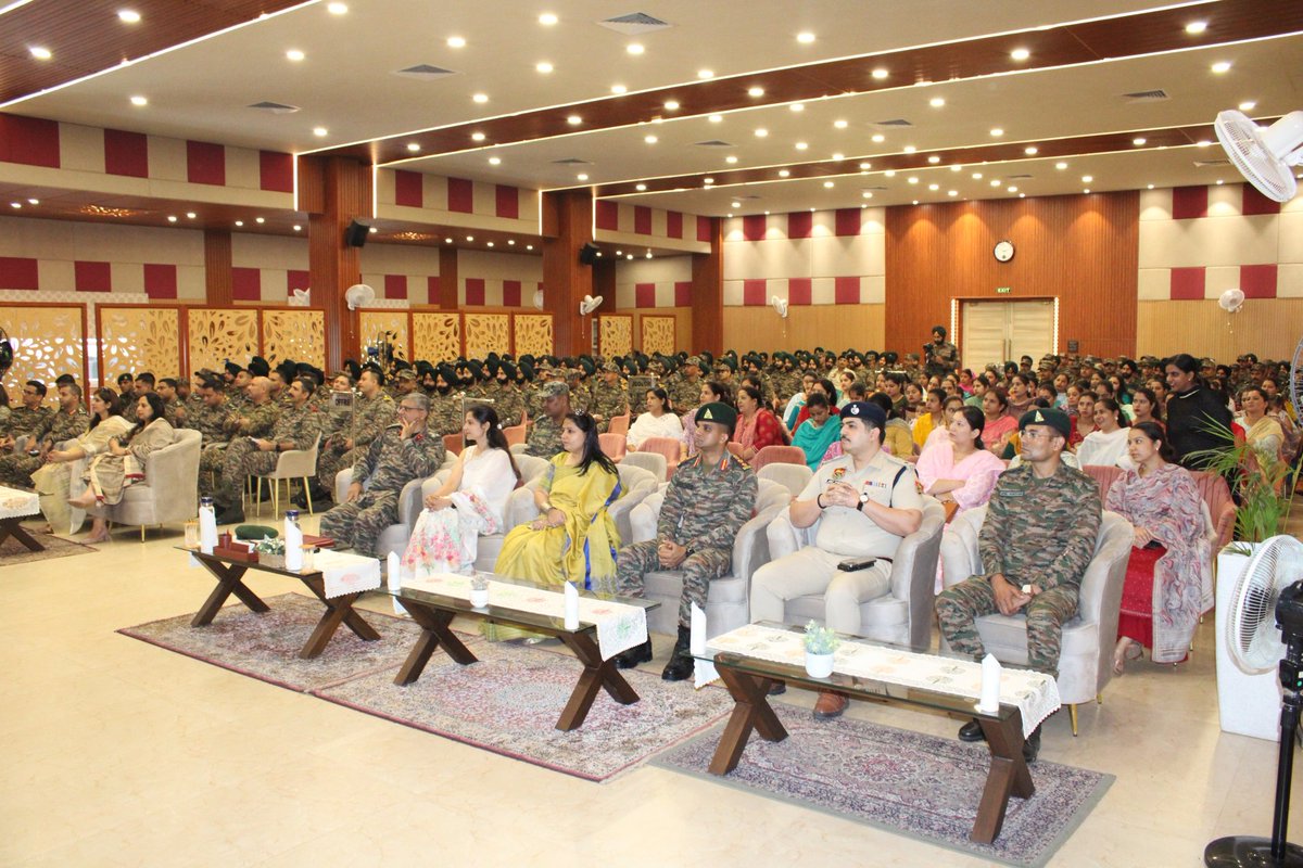 westerncomd_IA's tweet photo. A workshop on #CyberSecurity & Prevention of Road Traffic Accidents was conducted by #PineDiv with Mr Amit Dahiya #SP #Cyber #Haryana for insights on the latest Cyber crimes & Dr Navdeep Asija #TrafficAdvisor to Govt of Punjab on measures to reduce Road Traffic Accidents.
@adgpi https://t.co/df3sGYH1C9