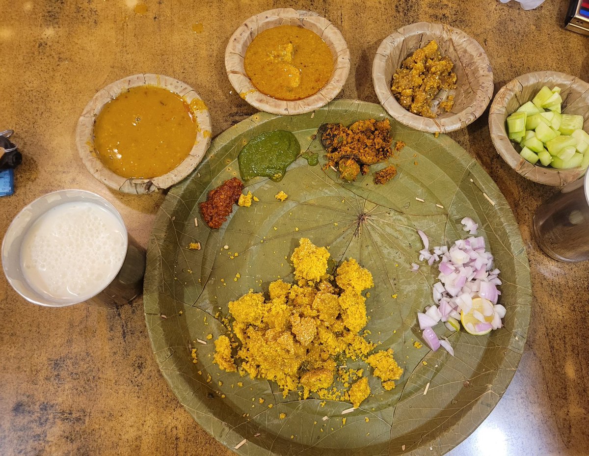 deep_tee_'s tweet photo. Tried #दालबाटीचूरमा first time at the most hyped restaurant of Udaipur (Krishna Dal Bati Restro) ... I can proudly say the #Litti_Chokha is 1000 times better than this... https://t.co/ZdbzUvDwQ4