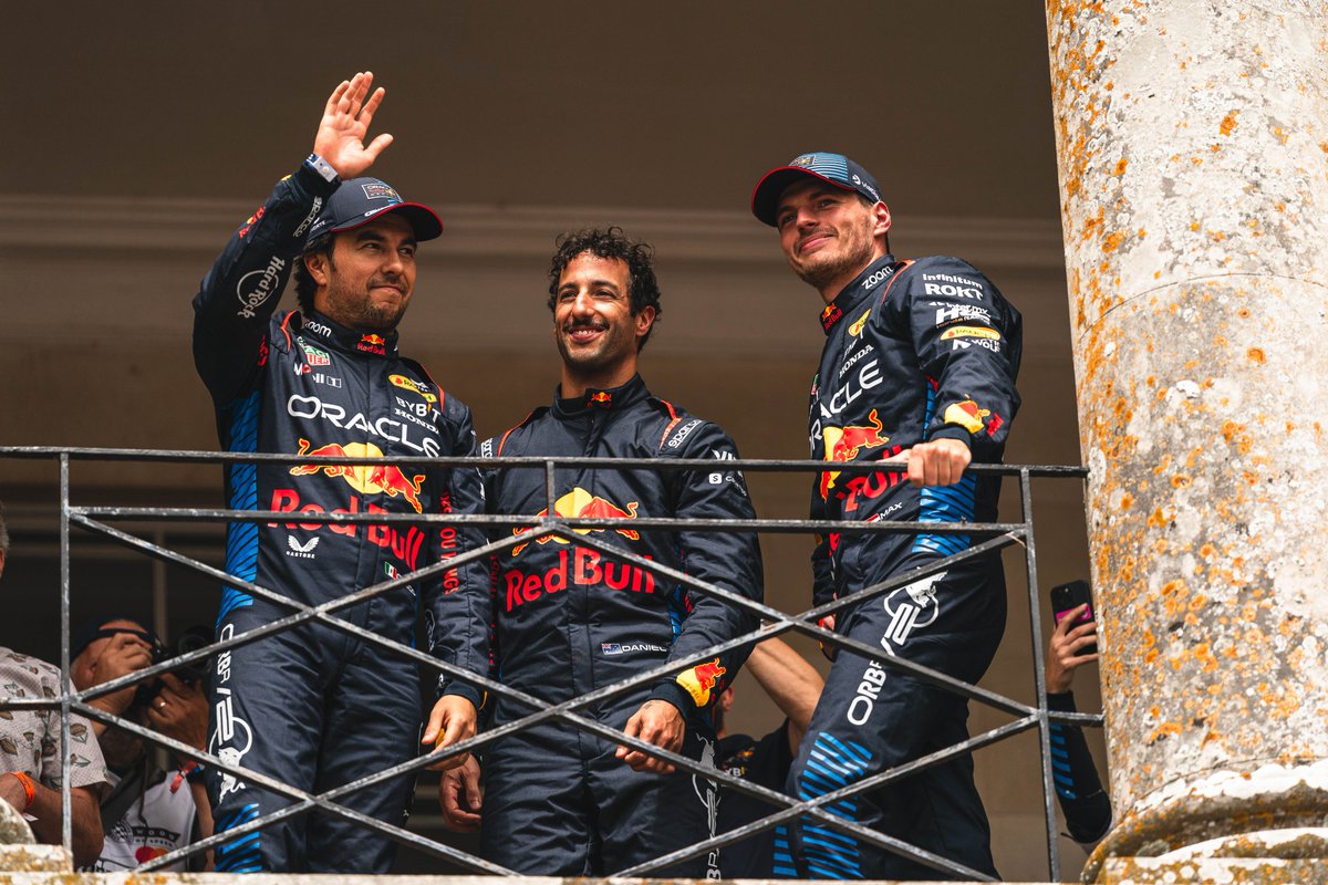 fosgoodwood's tweet image. What an incredible moment on the last day of #FOS. 7 F1 cars, an F1 Academy car, an Aston Martin Valkyrie and an abundance of Red Bull drivers. A brilliant way to celebrate 20 years of #RedBull. @redbullracing

📷: @jordanbutters, @JFong8000, Nick J Wilkinson, @DomJam_ &amp;amp; Tom…