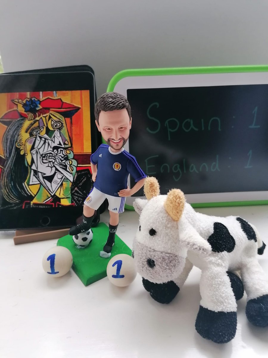 Smartinho24's tweet photo. ⚽️SMARTINHO PREDICTION⚽️
Here we go: Nadal vs Henman, Benidorm vs Blackpool, chorizo vs chorizo (I pronounce it "chorizo"), Picasso vs Hirst (in shot. Cow pre-pickling). Result: a score draw!! https://t.co/1D2vKo8l1y