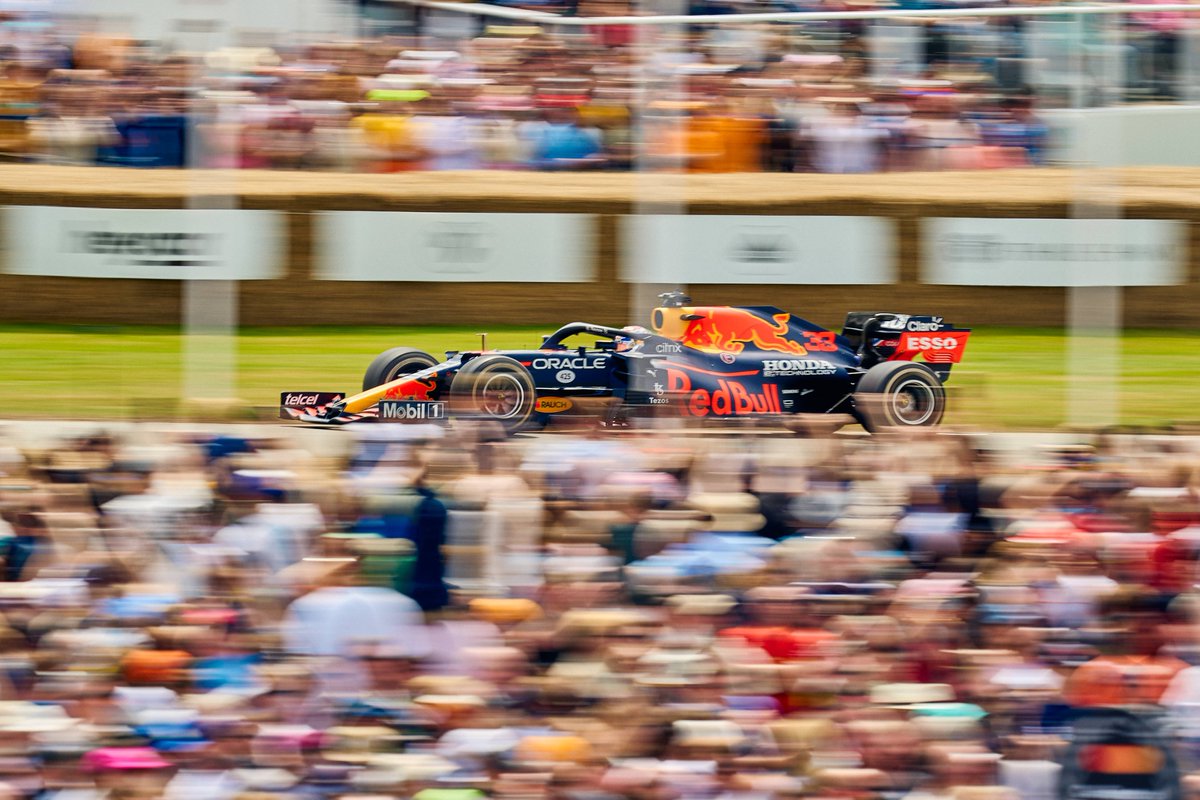fosgoodwood's tweet image. What an incredible moment on the last day of #FOS. 7 F1 cars, an F1 Academy car, an Aston Martin Valkyrie and an abundance of Red Bull drivers. A brilliant way to celebrate 20 years of #RedBull. @redbullracing

📷: @jordanbutters, @JFong8000, Nick J Wilkinson, @DomJam_ &amp;amp; Tom…