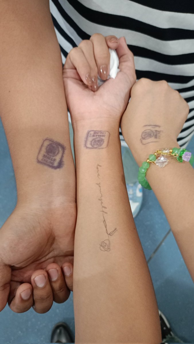 JngkkJmn's tweet photo. thank you for this wonderful experience with ARMYs @army_cavite !π feel ko bukas ko iindahin ang paos at sakit ng katawan HAHAHAHA and thank you sa Suga Canvas Photoπ»π my porpol heart is saur fullπ₯Ήπ
β army forever, bangtan forever.
#SteelDecadeWithBTS https://t.co/6mvsD3dnI0