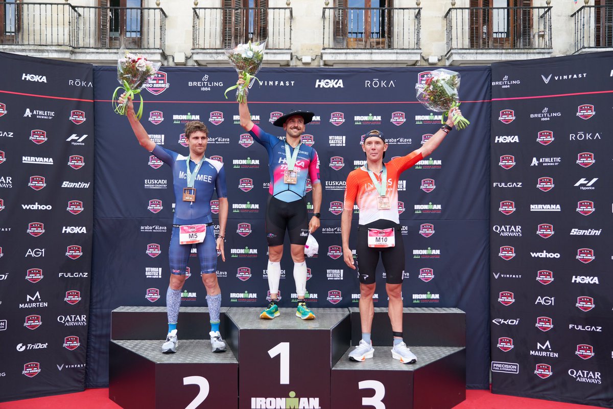 vitoriagasteiz's tweet photo. 🥇🥈🥉Los y las triatletas más veloces ya han atravesado la línea de meta. 
¡Enhorabuena! 
🎉La fiesta continúa en la Plaza de España apoyando al resto de participantes del #IRONMANtri #VitoriaGasteiz!

#IMProSeries https://t.co/7P3qgQeO2H