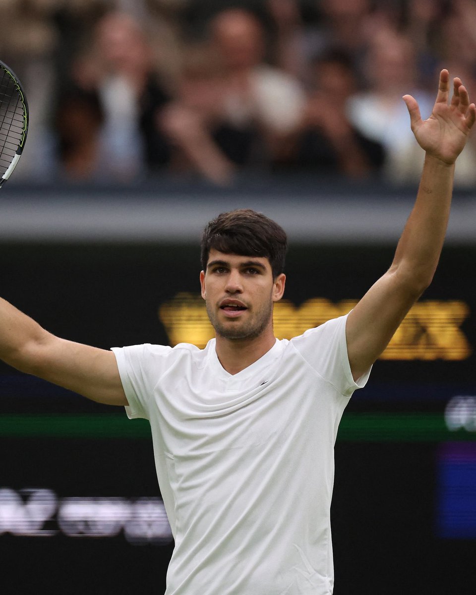 TheTennisLetter's tweet photo. Carlos Alcaraz becomes the 2nd man in the Open Era to win his first 4 Grand Slam Finals. 

The only other man to do it was Roger Federer. 

You may have heard of him. 🇪🇸🇨🇭 https://t.co/7GnuF0BOWL