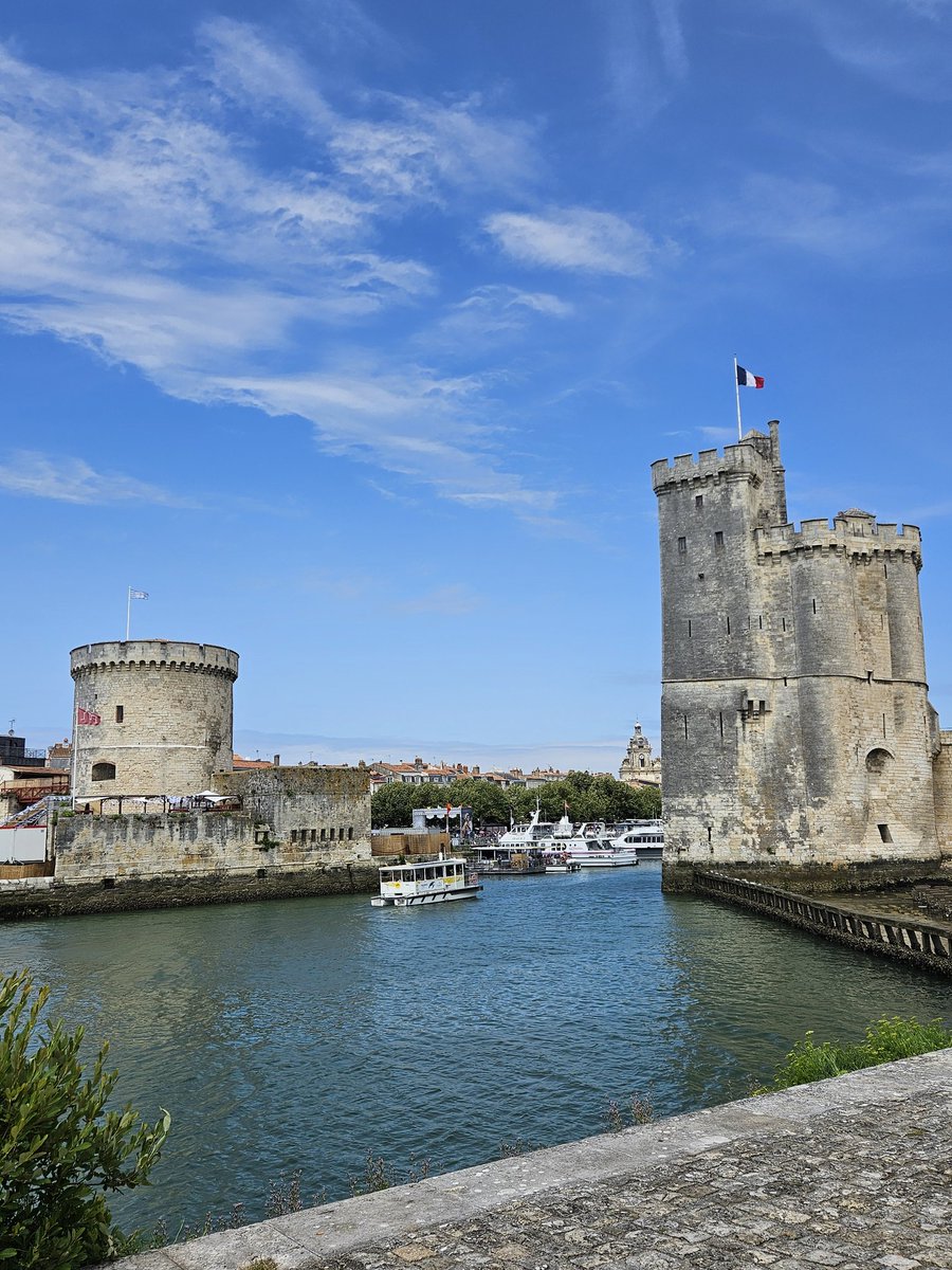 Build3rs.io tweet media