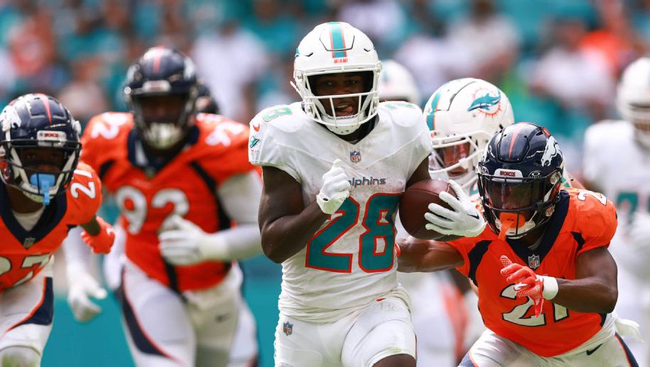 ChuckFBass's tweet photo. "De'Von Achane can't repeat the efficiency from his rookie season. It won't hold up!"

Oh really? Well people said the same about Ludacris after he released Incognegro and he followed it up with Word of Mouf.

So shut it. https://t.co/3Bkgj4TGZ3