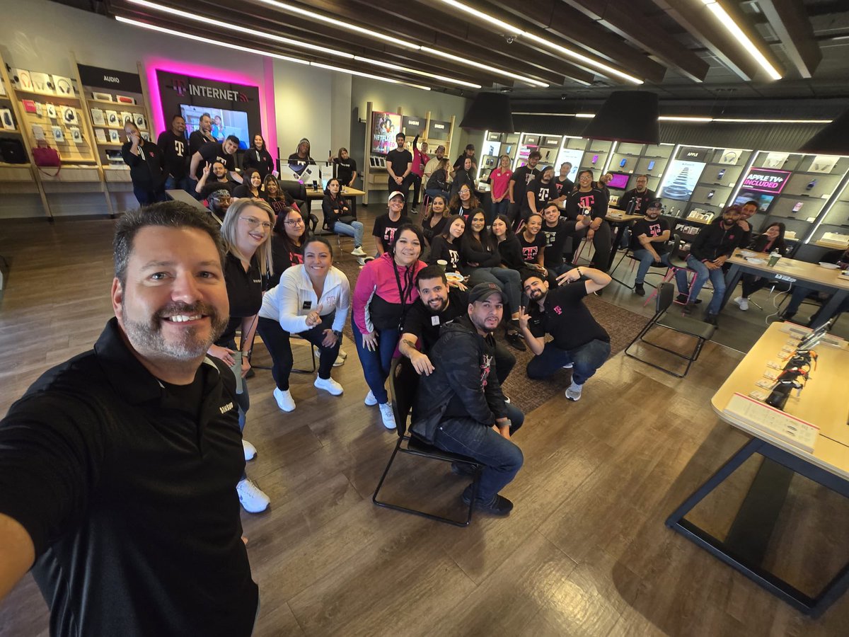 We brought together six of our Fort Myers locations to celebrate the Experience Launch at 2SJU, train on our new Samsung products, and educate and appreciate the capabilities of our multiple store formats: Experience, Neighborhood, and SIS! 
#WontStop