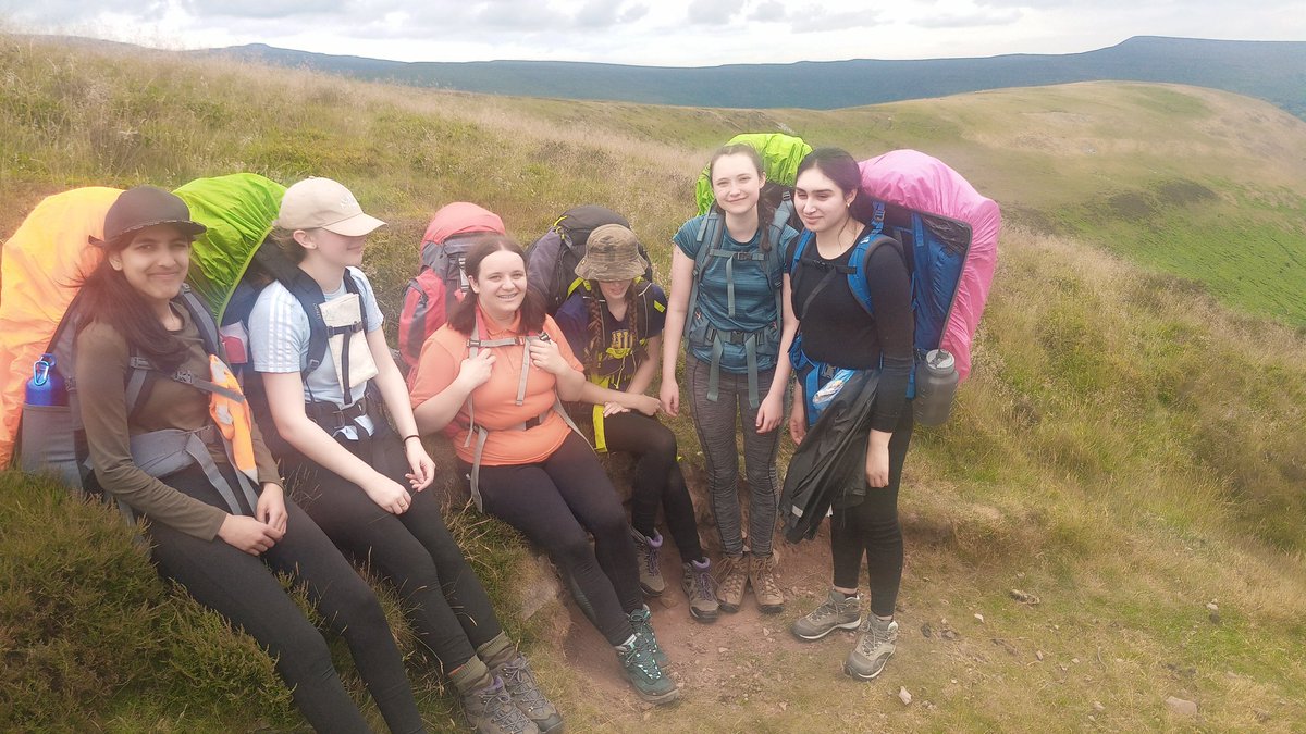 QMHSDofE's tweet photo. Beautiful Black Mountains. G1 nearly at camp 1. Looking for G2. Silvers have had a good training day with, Claire, Darren &amp; Charlie. https://t.co/SMJOVUlkXU