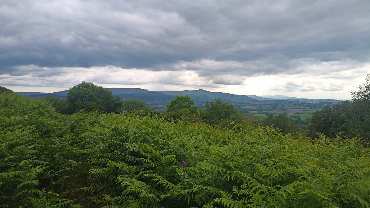 QMHSDofE's tweet photo. Beautiful Black Mountains. G1 nearly at camp 1. Looking for G2. Silvers have had a good training day with, Claire, Darren &amp; Charlie. https://t.co/SMJOVUlkXU