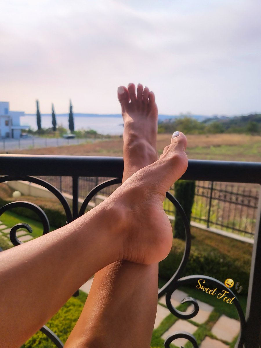 Eva_Romanov's tweet photo. A little balcony show for my neighbors 🙃🐾❤️
More here https://t.co/yWCVEWpvMy https://t.co/5WoMOXmdRc