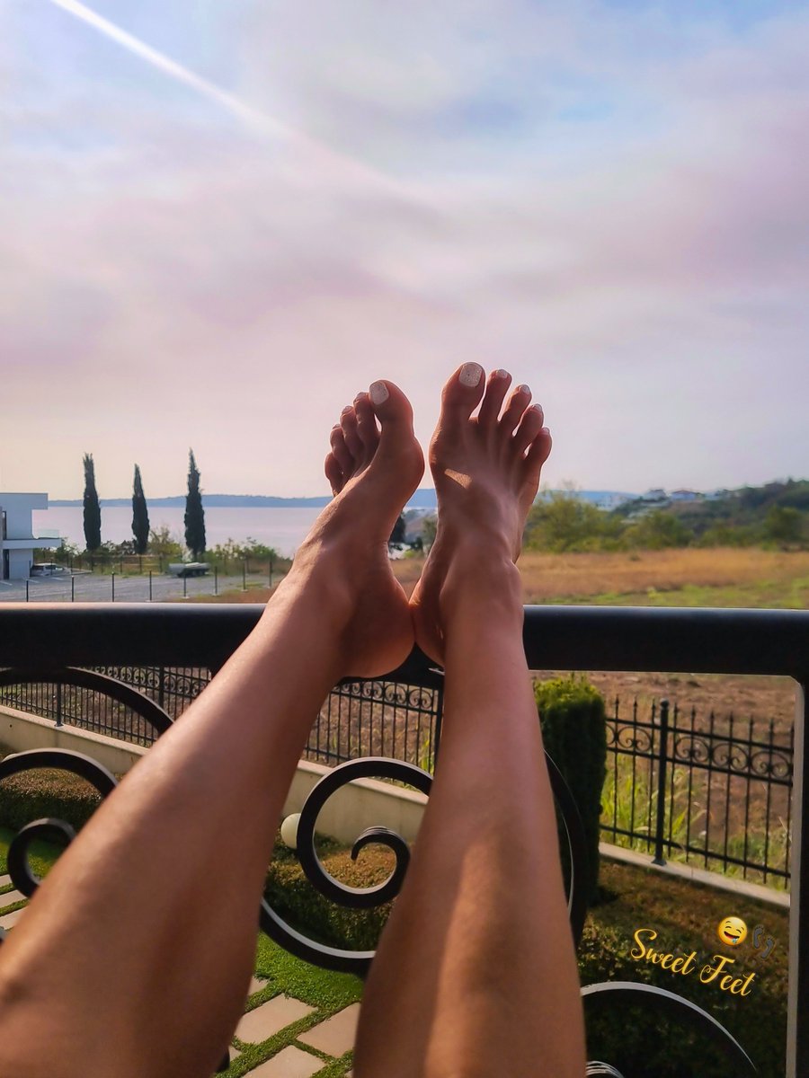 Eva_Romanov's tweet photo. A little balcony show for my neighbors 🙃🐾❤️
More here https://t.co/yWCVEWpvMy https://t.co/5WoMOXmdRc