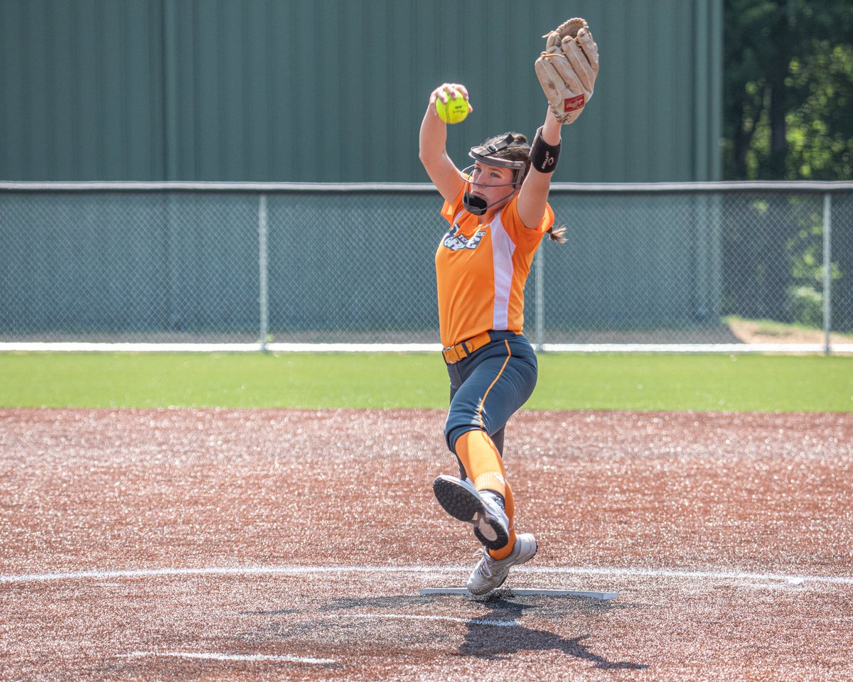 TNForce09's tweet photo. Last day of the summer season (last day of 14u) for the Tennessee Force 27/28 team. Championship Sunday elimination bracket starts today at 12:30. Finish strong ladies!!! π§‘π₯
#JW #bats4asher #tnforce #homegrown https://t.co/feHtOLYt8H