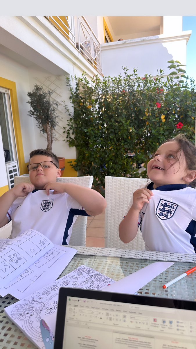 Leace86's tweet image. #SSNTHREELIONS 

Micky and Millie 
COME ON ENGLAND