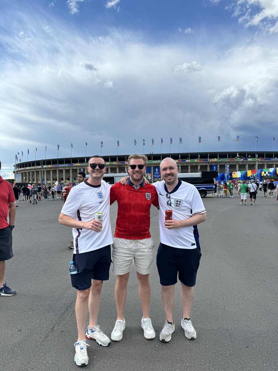 SJ_Cole08's tweet photo. One more. Come on boys, I believe 🏴󠁧󠁢󠁥󠁮󠁧󠁿 https://t.co/40W201Ab9e