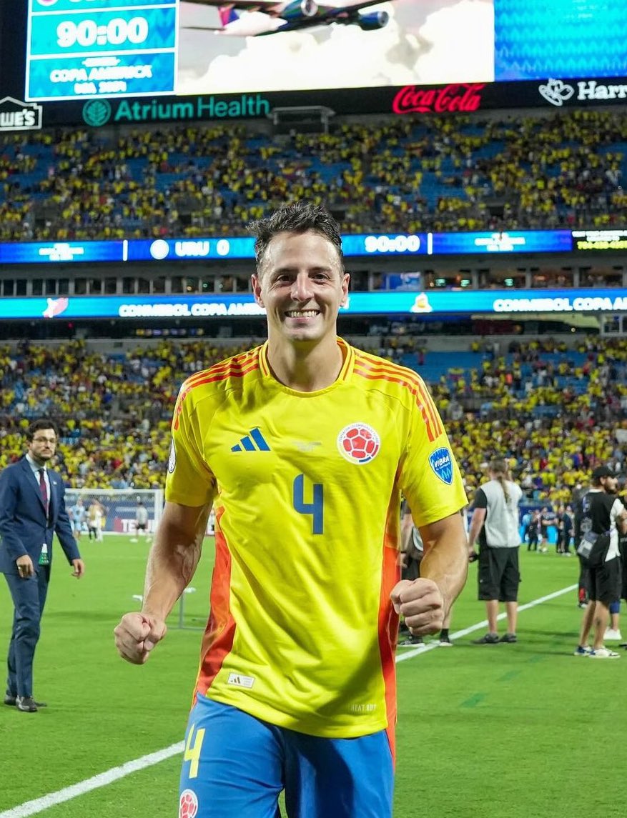 🚨 LATERAL DERECHO DE HOY. 

VAMOS SANTI. HOY ES EL DÍA.
