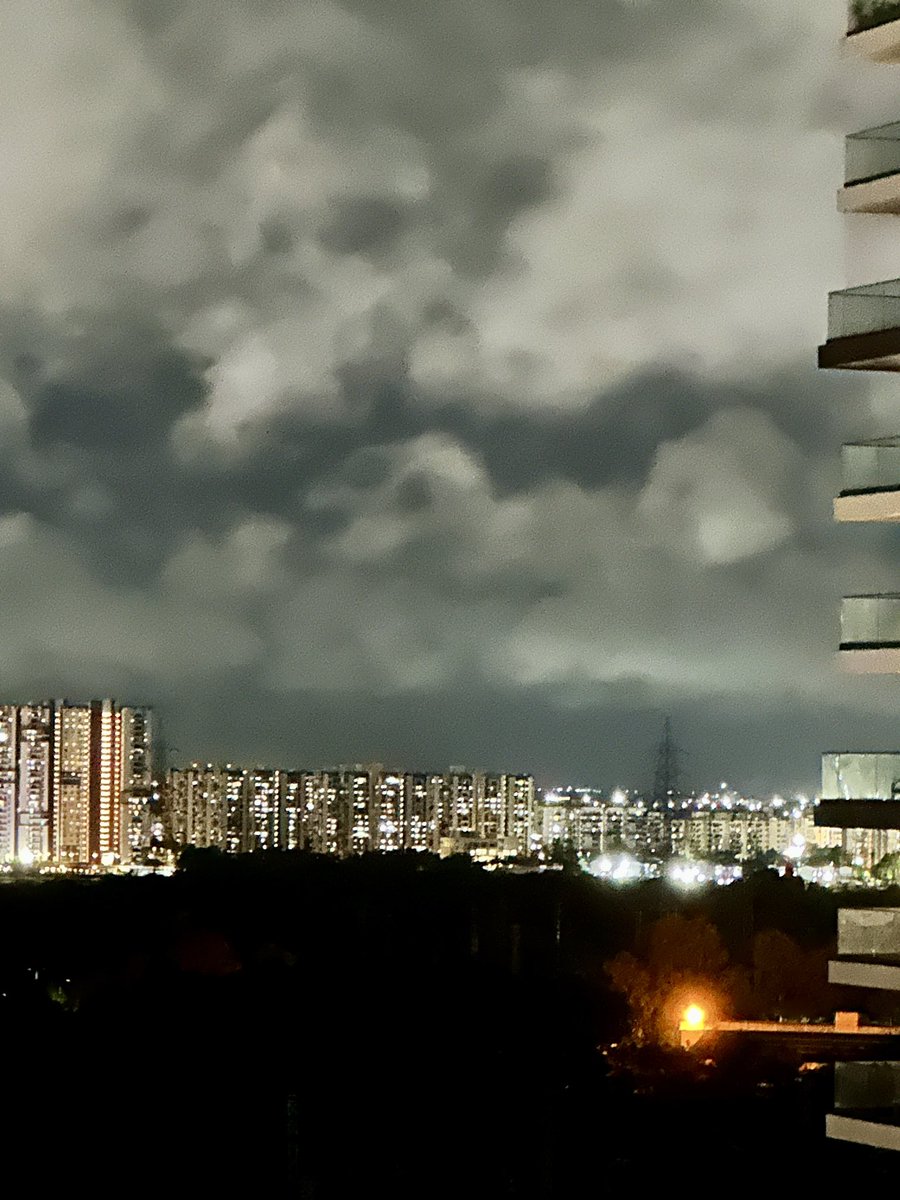 Harsh_twit's tweet photo. #Hyderabad #tonight https://t.co/akDugNmOOw