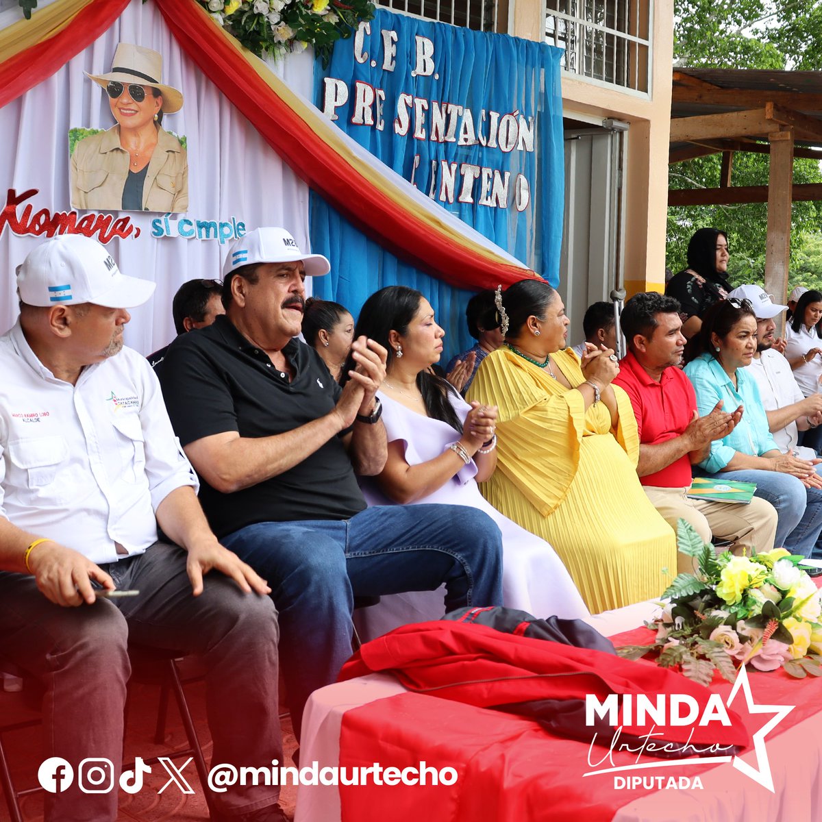 mindaurtecho's tweet photo. Junto al Diputado Carlos Zelaya y Ministro José Carlos Cardona, acompañamos la inauguración del CEB Presentación Centeno en la Aldea, Los Encuentros, Municipio de la Unión. La Presidenta Xiomara Castro entrega un centro completamente remodelado y en condiciones aptas. https://t.co/oUyKXV07z1