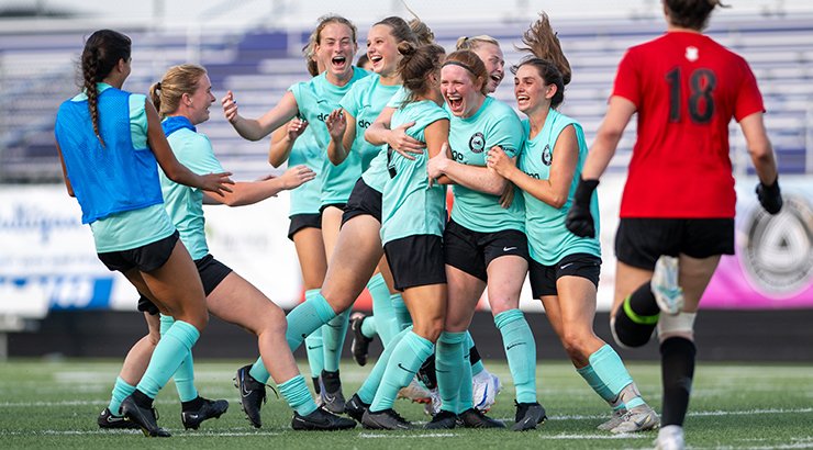 WPSL_PR's tweet photo. 𝐏𝐋𝐀𝐘𝐎𝐅𝐅𝐒 | @FCPRIDESOCCER triumphs in nail-biting semifinal to advance to @wpslcentral championship game

✍️ Jenny Ellis
📸 @TravisGallipo 

Recap - https://t.co/3GAk7QcFmY https://t.co/DjPmudzO6p