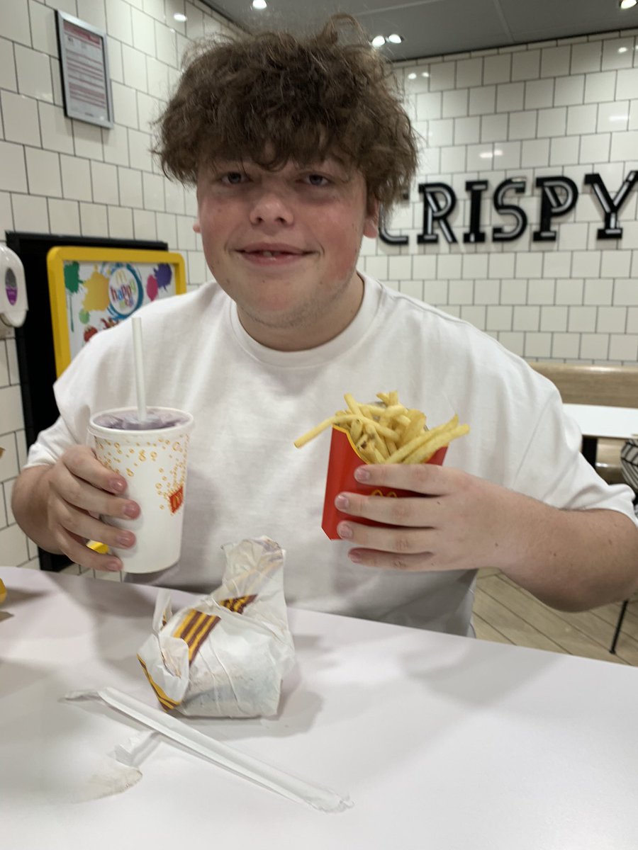 ustink20's tweet photo. my son callums pre match meal before the big game!!!
#SSNThreeLions https://t.co/V083Oac9S9