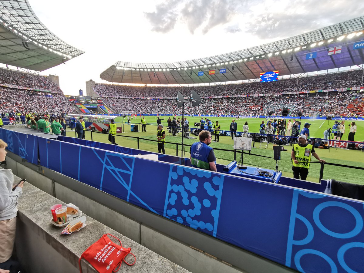 Runner_Mark's tweet photo. This time... 🦁🦁🦁🏴󠁧󠁢󠁥󠁮󠁧󠁿🏴󠁧󠁢󠁥󠁮󠁧󠁿🏴󠁧󠁢󠁥󠁮󠁧󠁿 https://t.co/8XSkMGNDJD