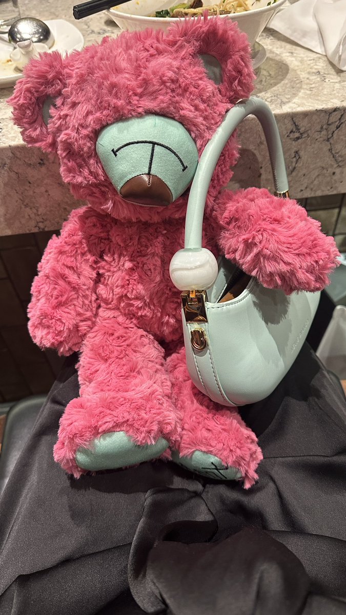 Julia Lee tweet media