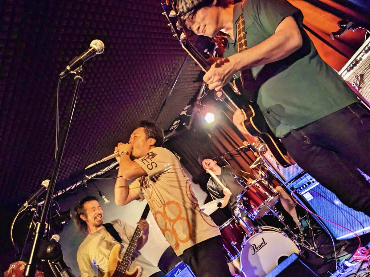 harashin_harp's tweet photo. ドクターペッパーの夢vol.3
#TheHillAndon & #TheSundance も素晴らしいパフォーマンスでご機嫌でした!
べっさんのバイタリティに感服…!
お世話になりました!
https://t.co/QPk3uovP4K
#ROCKET88 #JamesCotton #tribute #ハラシン #hohner #No1困った男湯村恭生 https://t.co/dteZp3bZCv