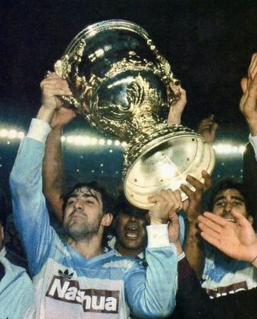 DataRacingOK's tweet photo. 💙🏆 Hoy cumple 64 años Walter René #FERNÁNDEZ, Campeón con #RACING de la #Supercopa88.
¡FELICIDADES, WALTER! 👏🏻👏🏻👏🏻 https://t.co/270jAagqh9
