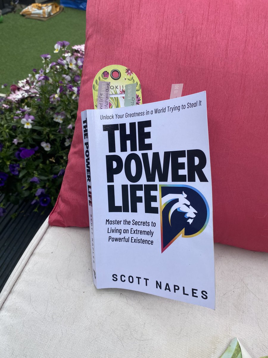 jennyrooster09's tweet photo. @scott_naples book is a must read 🥰 everything I have ever read all in one book and now #mybible in living a positive and peaceful life 🙏🏽👏 notes are being made 👍 https://t.co/lJWgNou6yU