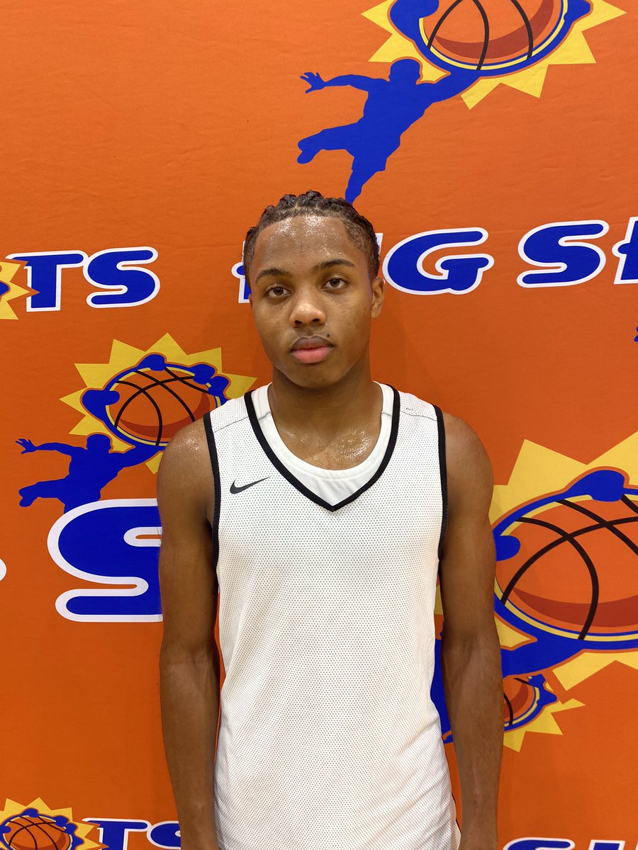 BigShotsGameMVP's tweet photo. 17u 

Wave
# 45 talon Wray- 18 pts
# 0 Zane Hampton-  8 pts

3DI
# 24 Amir Morton- 27 pts
# 13 Hamza Mohamed 9 pts

@BigShotsglobal 
#BIGSHOTS #RichmondLive https://t.co/6kiEPWbbkl