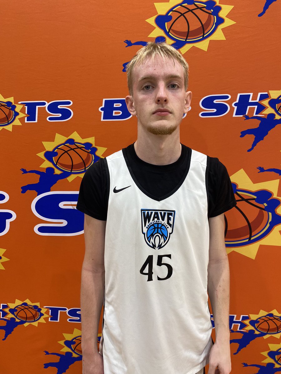 BigShotsGameMVP's tweet photo. 17u 

Wave
# 45 talon Wray- 18 pts
# 0 Zane Hampton-  8 pts

3DI
# 24 Amir Morton- 27 pts
# 13 Hamza Mohamed 9 pts

@BigShotsglobal 
#BIGSHOTS #RichmondLive https://t.co/6kiEPWbbkl