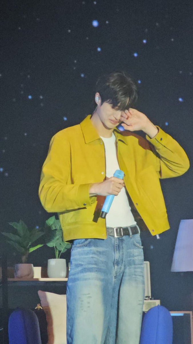 sweetboywoo's tweet photo. 😭😭😭😭😭😭😭 https://t.co/qOTeWHK086