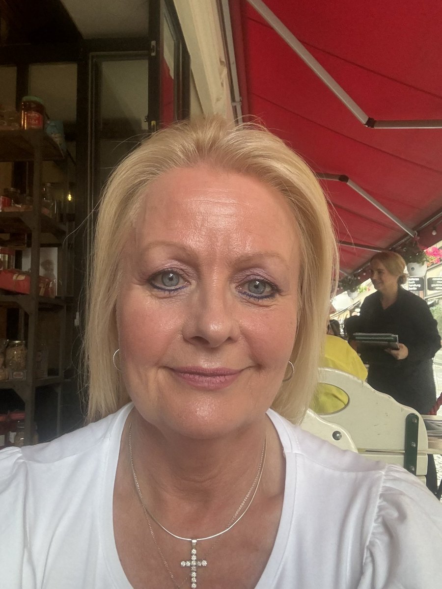 karen.brookes@srm.com tweet media