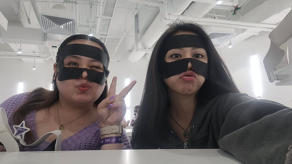 xissy_army's tweet photo. had a tiring but super fun day with @itz_kesi π
Moaβ‘οΈ Bverseβ‘οΈ Moaππ
#BverseManila #SteelDecadeWithBTS
@army_cavite https://t.co/yPT3JFVhak
