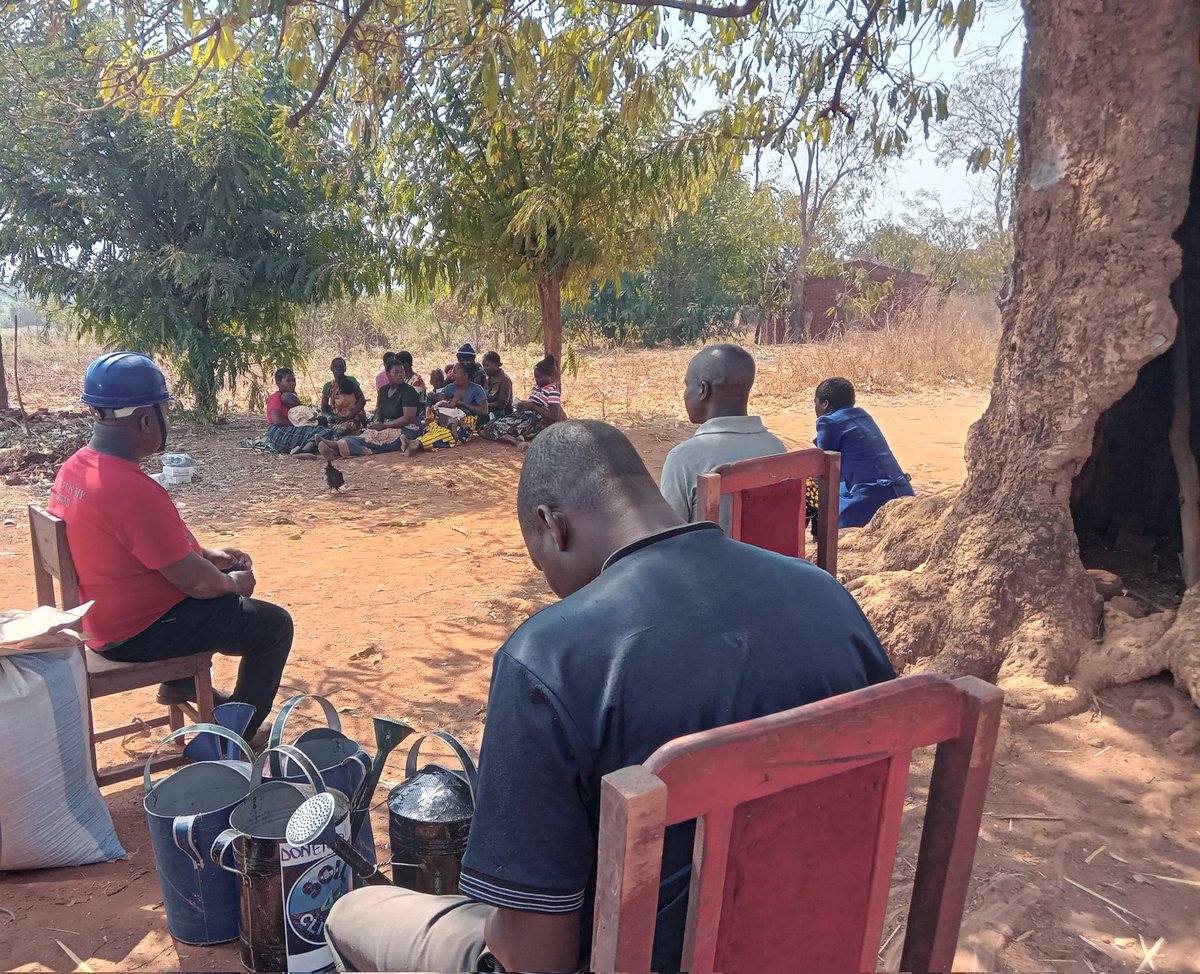 WeCleanWeGreen's tweet photo. With support frm @soil4climate, during training lead farmers on #Compostmaking, we also donated some farm tools and seeds to the few, poorest.
We believe that #EmpoweringWomen is empowering the whole #community.
#TiredEarth #gcf #climatefund @zerohunger_jp
#CardanoCommunity https://t.co/2bTPF9ieon
