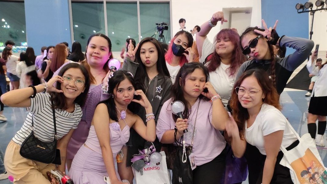 xissy_army's tweet photo. met up with our army friendsππ
@mrstl_jsph @itz_kesi @hopekookcollab @ly134340bts @_ayeeish
#SteelDecadeWithBTS
@army_cavite https://t.co/GGrcmvyBX8