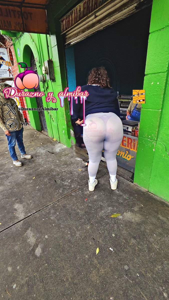 DuraznoyAlmibar's tweet photo. Cómo están qué tal esta panorámica de mi esposa ustedes qué harían si estuvieran formaditos atrás de ella? https://t.co/tW8PSFDEXt