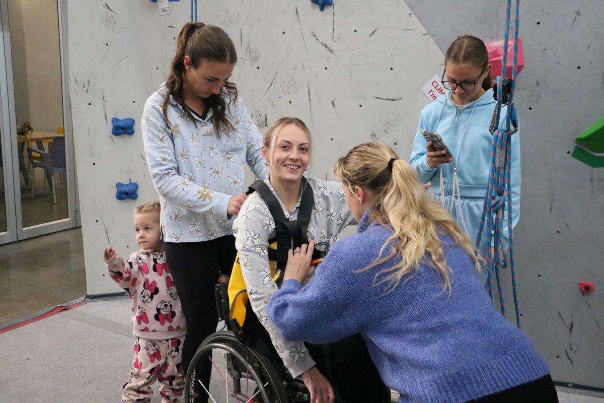 AdaptiveSfund's tweet photo. A huge shoutout to CityRock for hosting our event and for their invaluable support and expertise, and to the ASF directors, physios, and volunteers for their dedication in ensuring all adaptive climbers felt comfortable. We deeply appreciate your contributions! #adaptiveclimbing https://t.co/R5GtVOFiC9