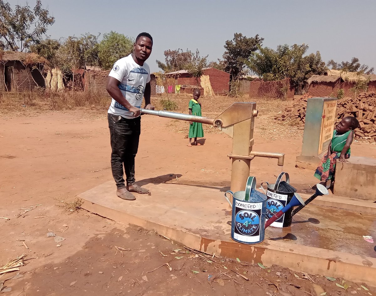 WeCleanWeGreen's tweet photo. With support frm @soil4climate, during training lead farmers on #Compostmaking, we also donated some farm tools and seeds to the few, poorest.
We believe that #EmpoweringWomen is empowering the whole #community.
#TiredEarth #gcf #climatefund @zerohunger_jp
#CardanoCommunity https://t.co/2bTPF9ieon