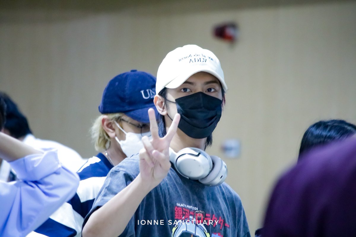 IonneSanctuary's tweet photo. 2024.07.14 HORI7ON Departure MNL ✈️ ICN

HORI7ON MEETS THE GALAXY

#GalaxyAIFestival 
#HORI7ON #호라이즌 
@HORI7ONofficial @HORI7ON_twt 
#HORI7ON_KYLER #KYLER https://t.co/G0RNblMuTg